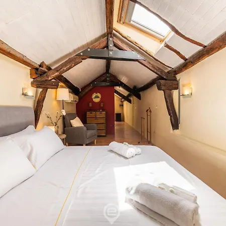 Laura's - Oldtown Apartment Cagliari
