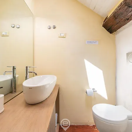 Laura's - Oldtown Apartment *