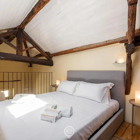 Laura's - Oldtown Apartment *
