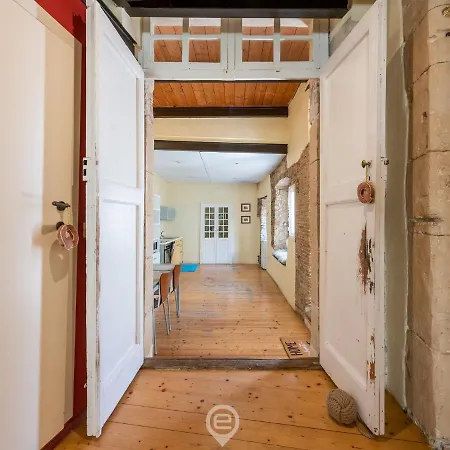 Laura's - Oldtown Apartment *