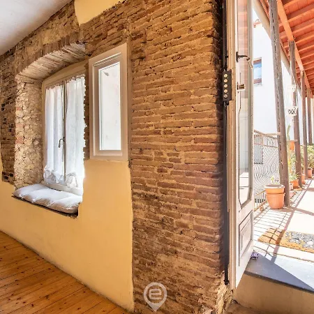 Laura's - Oldtown Apartment *